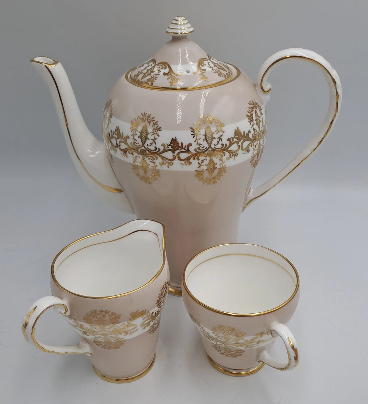 Beautiful 16pc Vintage Royal Grafton Fine bone China Tea set -Gold Trim -Mint Condition