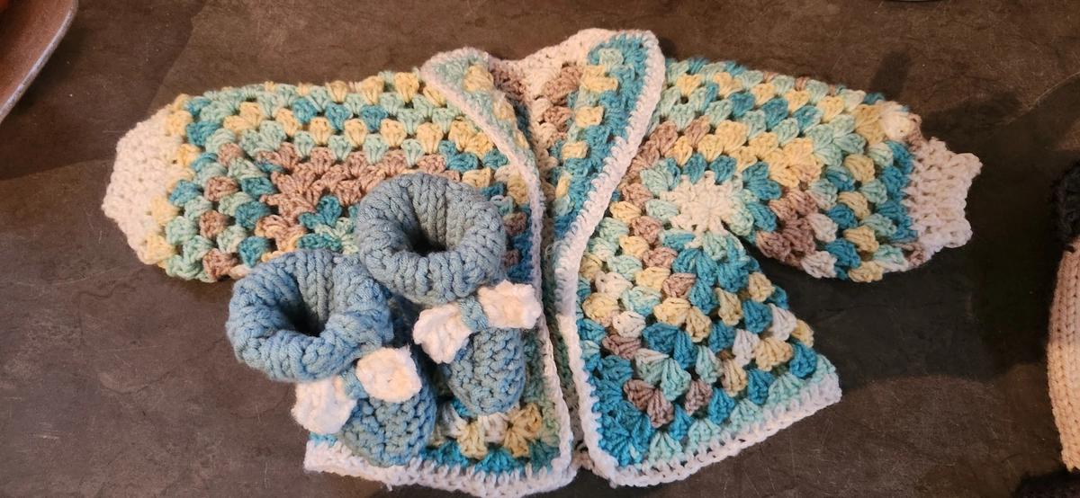 Hexagon newborn cardigan with bowtie booties