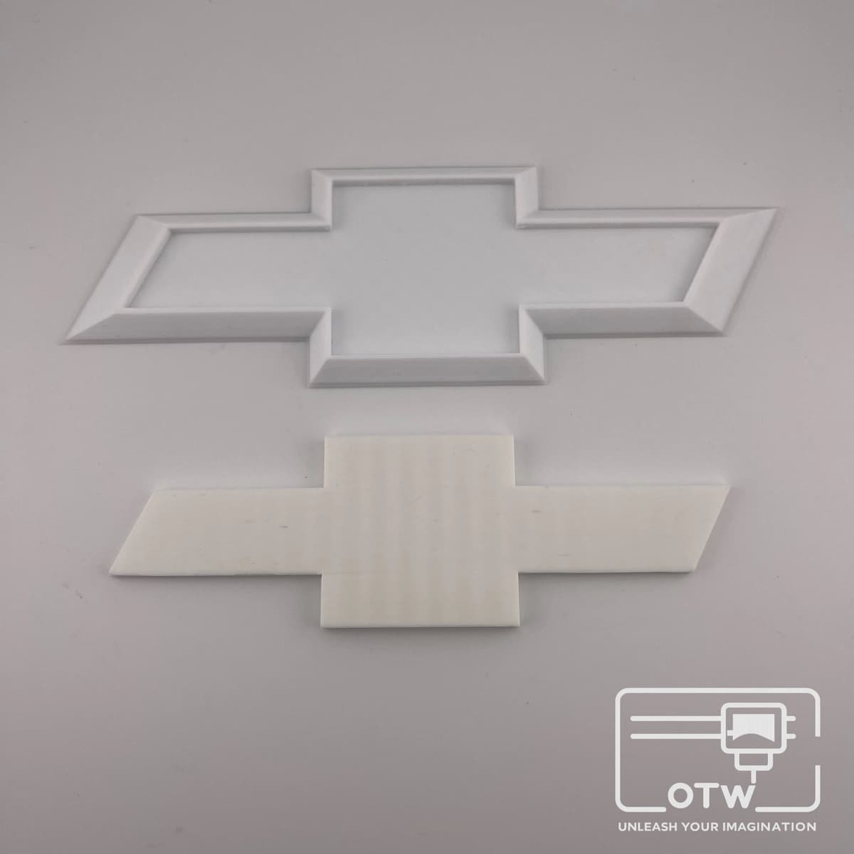 Chevrolet Aveo Front Grille Badge Unpainted