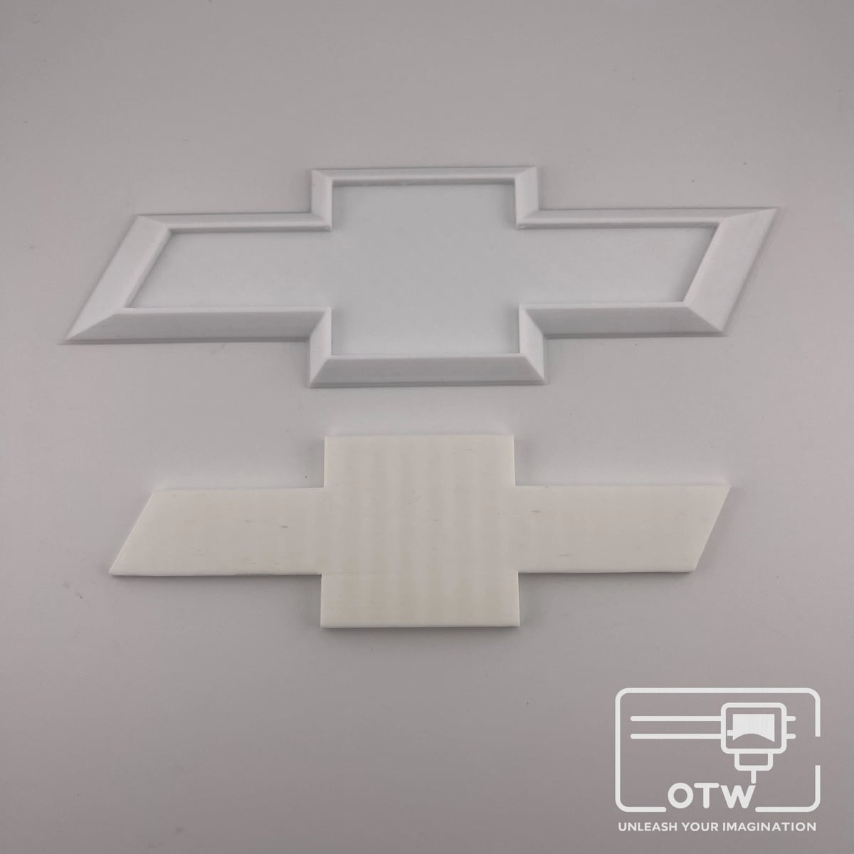 Chevrolet Aveo Front Grille Badge Unpainted